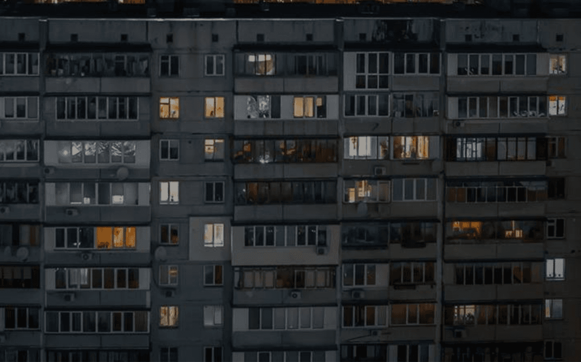 Як у Києві та області сьогодні відключатимуть світло: графіки