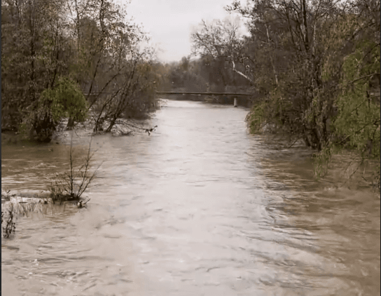 Шторм накрив Каліфорнію: сильні дощі, вітер і перебої з електропостачанням