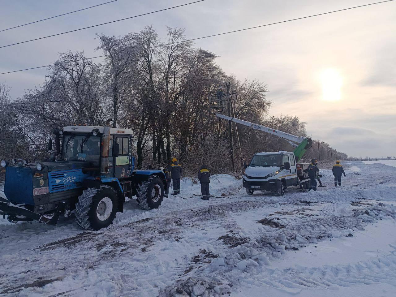 Після російських атак 60 тисяч сімей на Київщині залишаються без світла