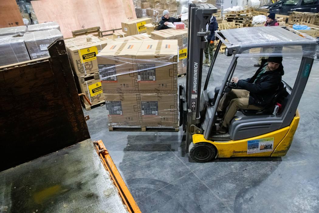 Київ отримав першу партію генераторів від міста-побратима Варшави