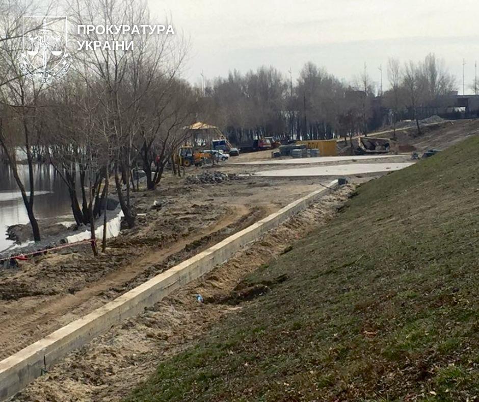 Посадовців «Київзеленбуду» підозрюють у розтраті мільйона гривень на реконструкції парку «Наталка»