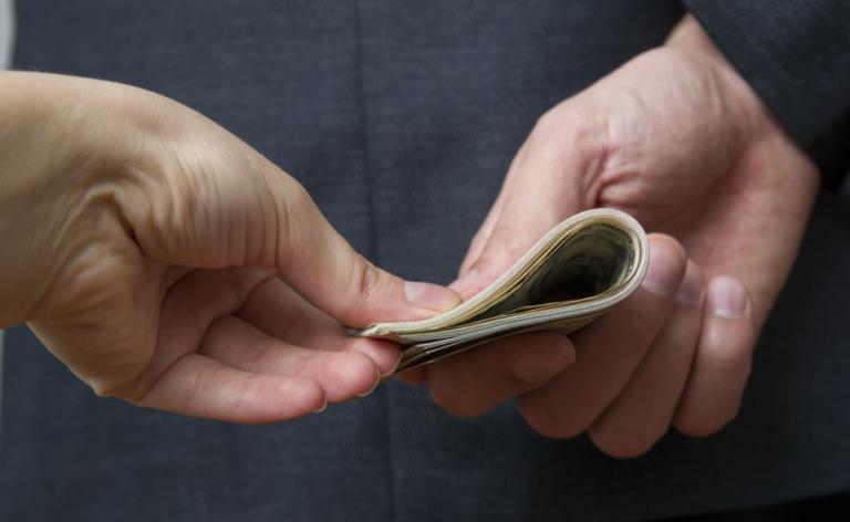 Бажаєте більше? Платіть більше. З вас 270 000 $. Корупція в АРМА продовжується