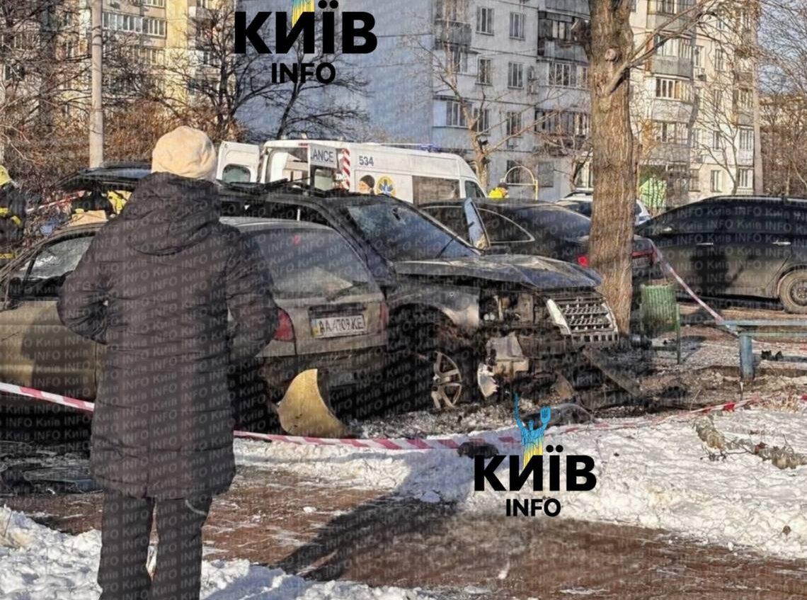 На Оболоні вибухнула автівка