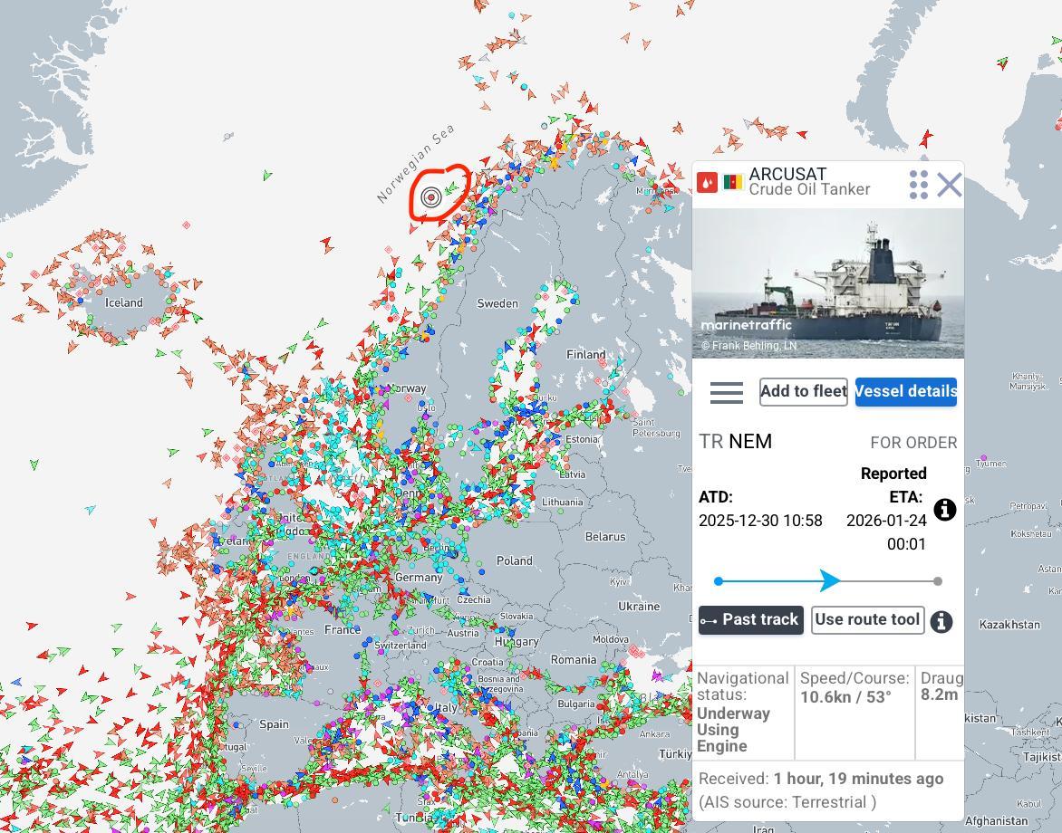 Німеччина вперше не впустила тіньове судно РФ