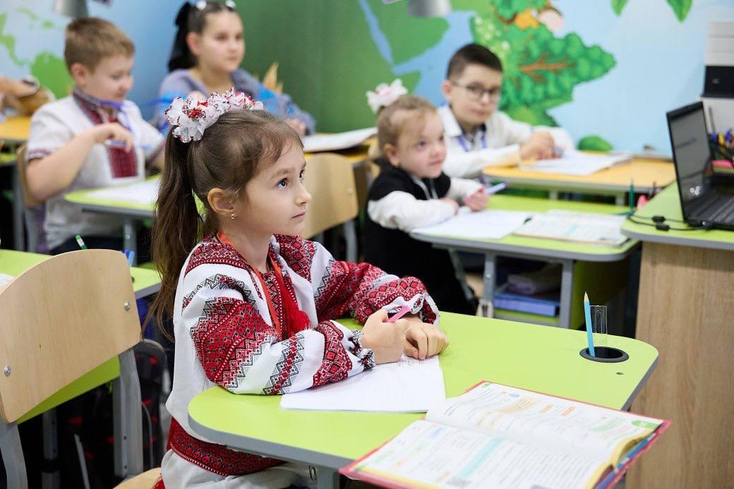 Уроки подалі від «шахедів»: як створюють підземні школи для безпеки українських дітей