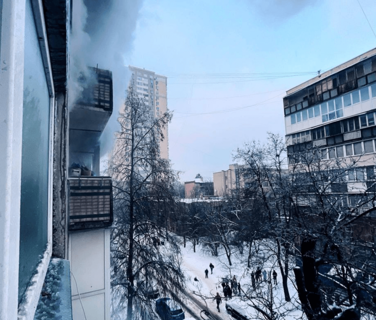 На Шулявській двоє людей загинули під час пожежі у багатоповерхівці