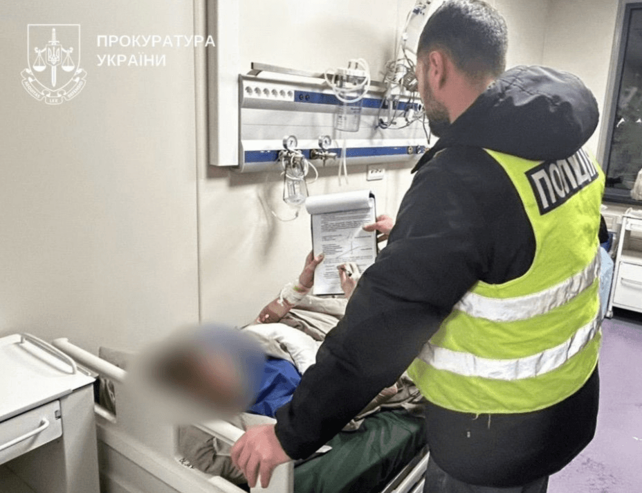 Учню, який з ножем напав на вчительку та однокласника, повідомили про підозру