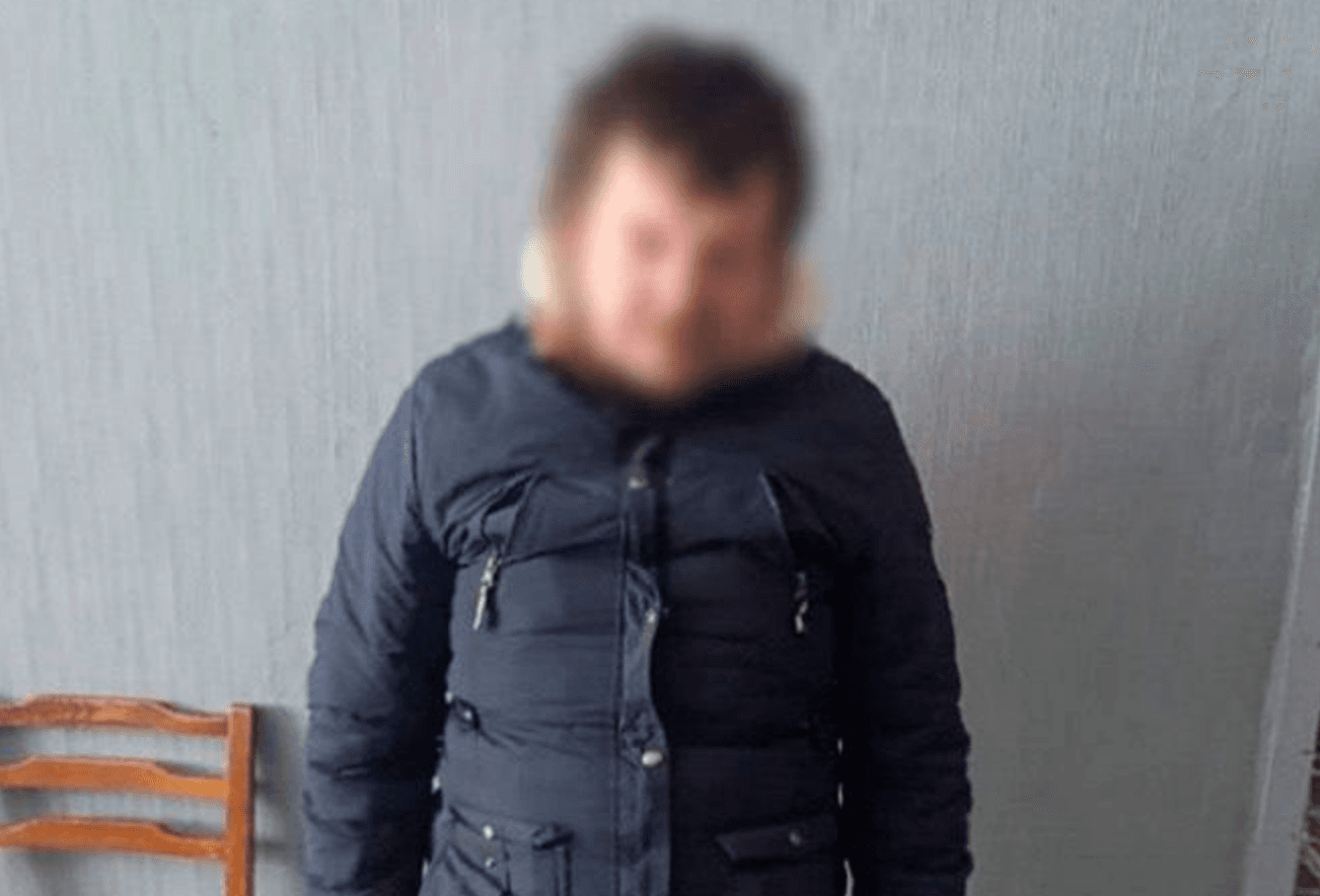 У Києві чоловік обікрав пенсіонерку, нібито збираючи гроші на похорон її сусідки