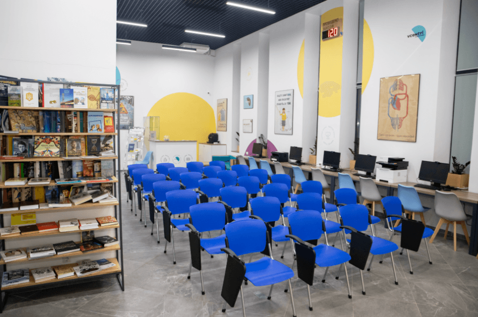 Де у Києві безкоштовно поспілкуватися з психологом та отримати поради юриста