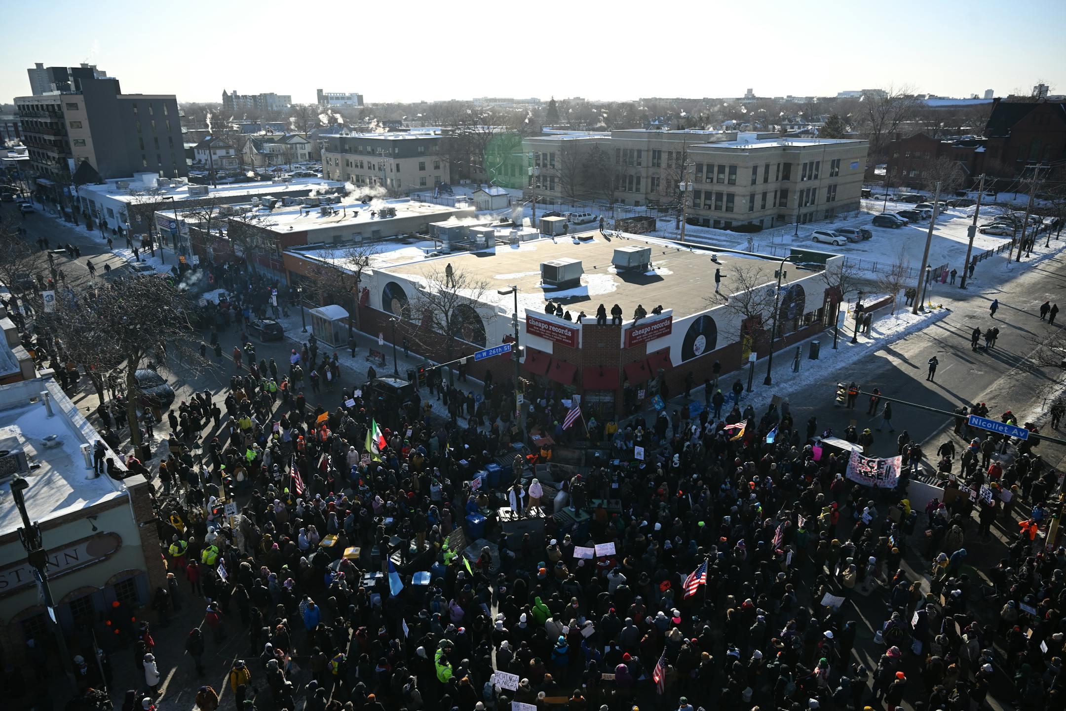 Скандал для Трампа: у Міннеаполісі федеральні імміграційні агенти застрелили ще одного американця