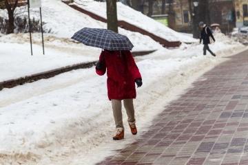 Прогноз погоди на 1 березня для Київщини та Києва: без опадів, але з ожеледицею