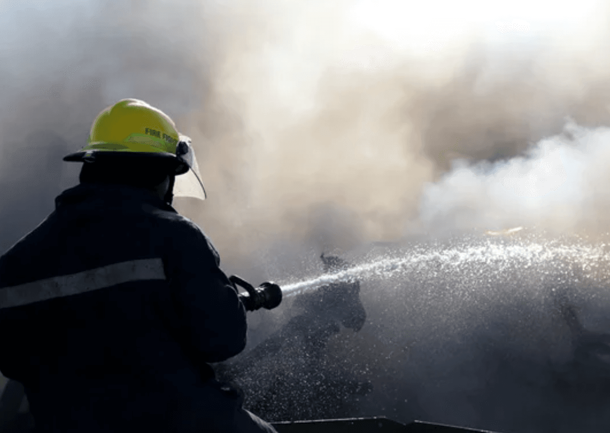 На Хрещатику загорівся готель «Дніпро»