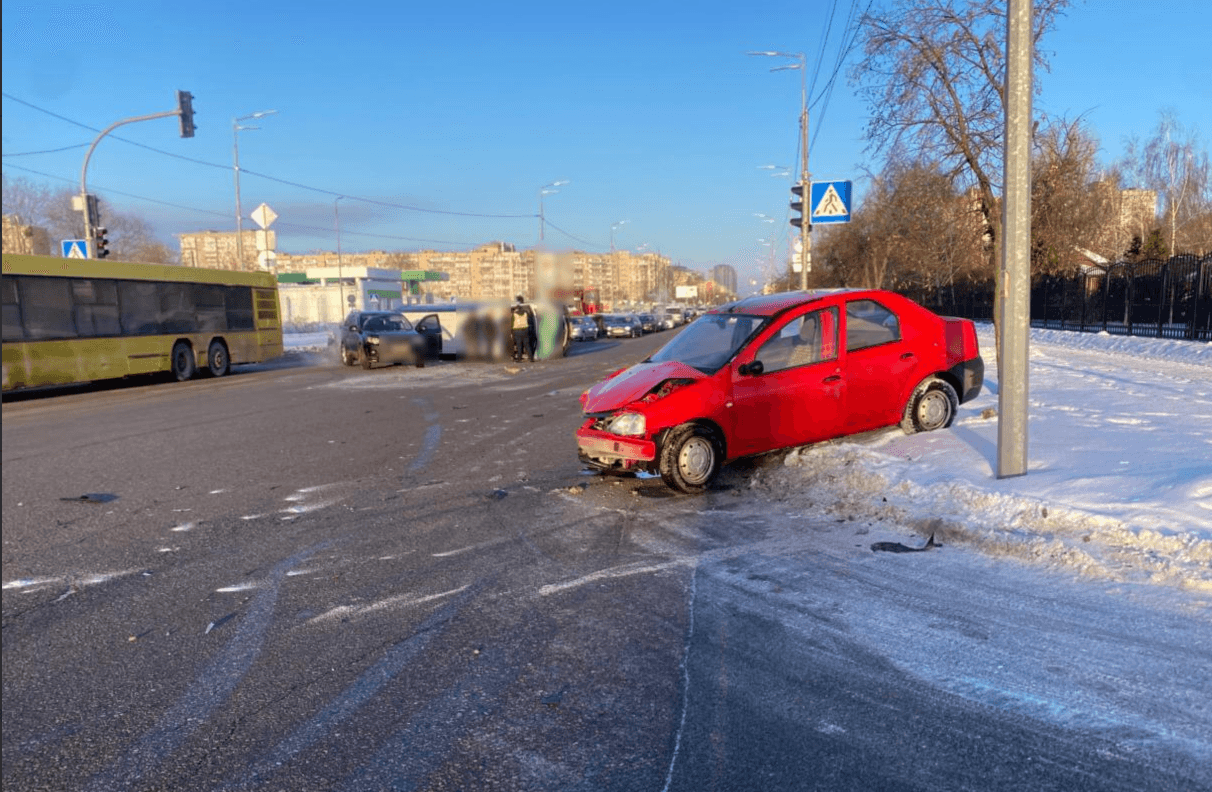 На Троєщині – великий затор через ДТП: розраховуйте час