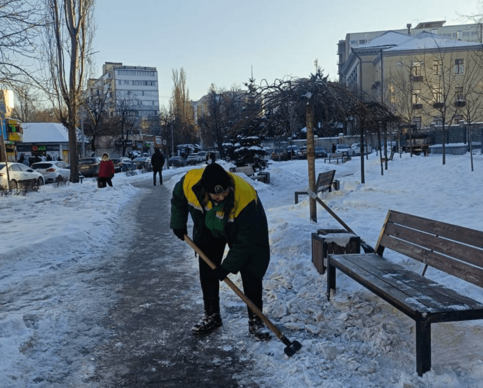 Власники бізнесу мають розчищати сніг протягом 30 хвилин: які штрафи загрожують порушникам