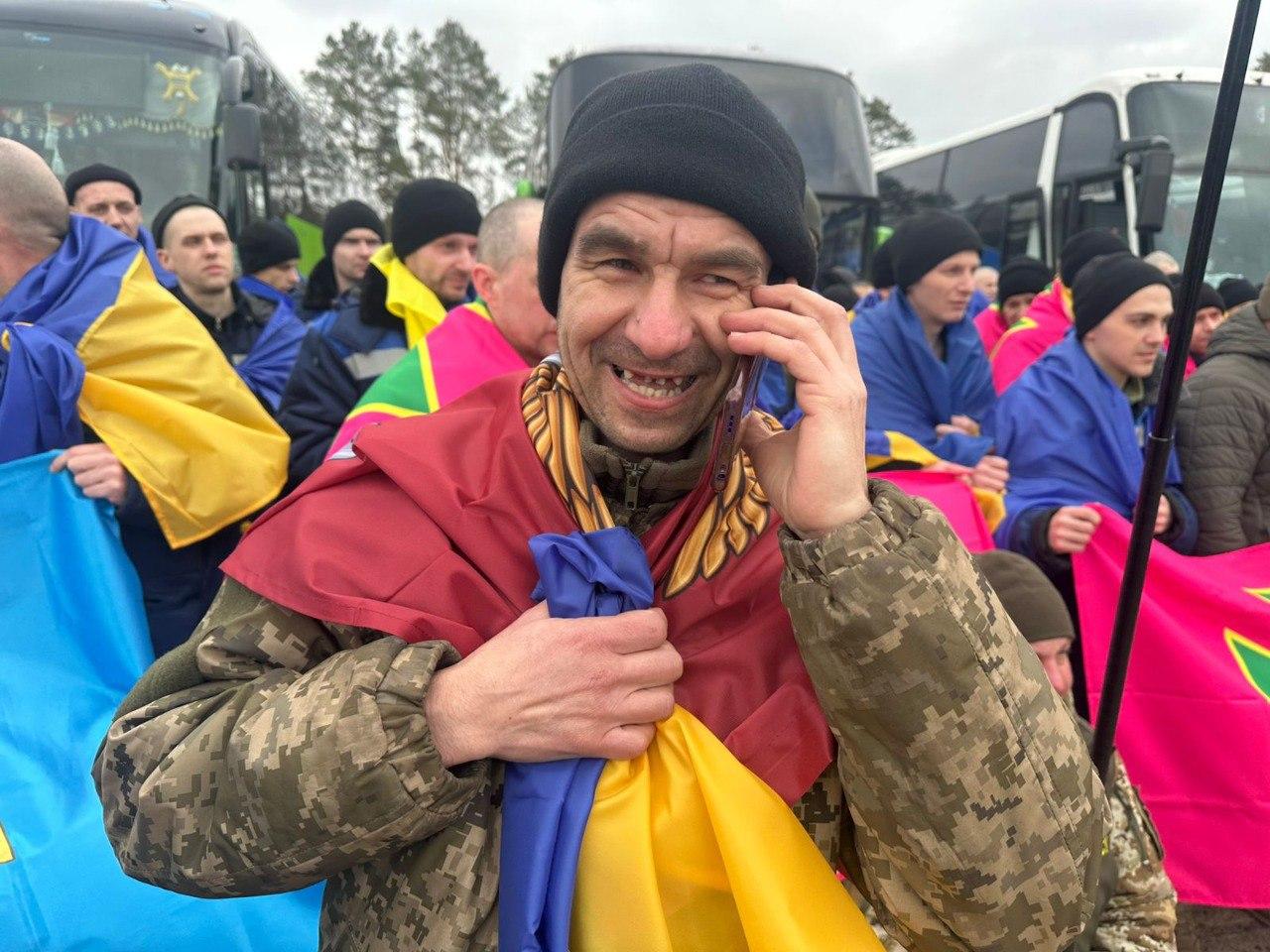 З російського полону повернулись 200 захисників