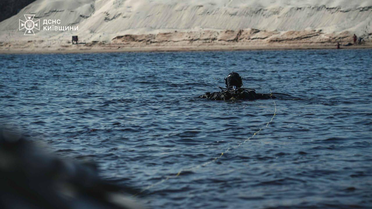 У Вишгороді третю добу шукають чоловіка, який намагався переплисти Дніпро