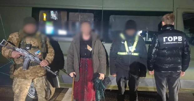Чоловік у жіночому образі намагався виїхати до Молдови — ДПСУ