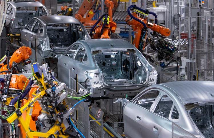 Китайці витісняють: в ЄС криза виробництва електромобілів