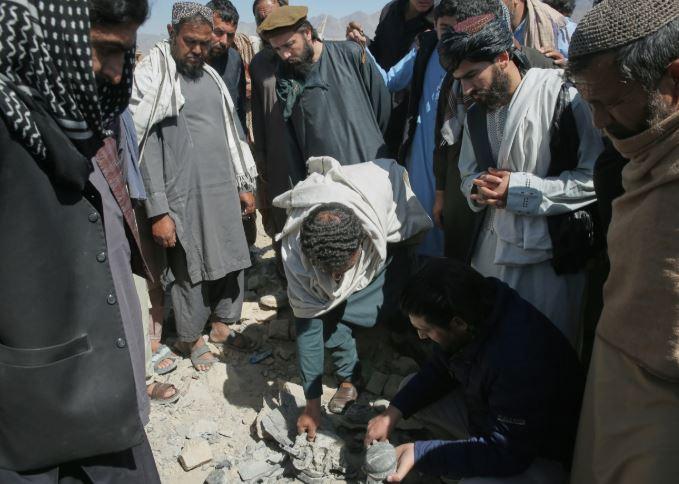 400 загиблих: Афганістан заявив про удар Пакистану по лікарні