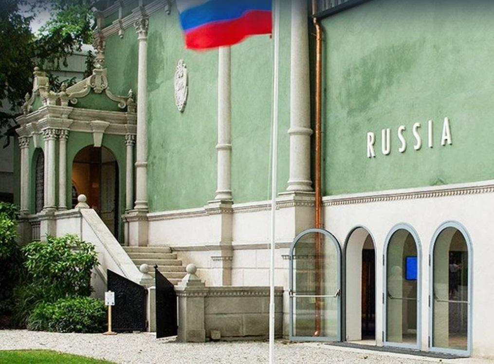 Росіяни намагаються потрапити на Вінеційське бієнале – мистецьку подію, де їх 4 роки бойкотують через війну