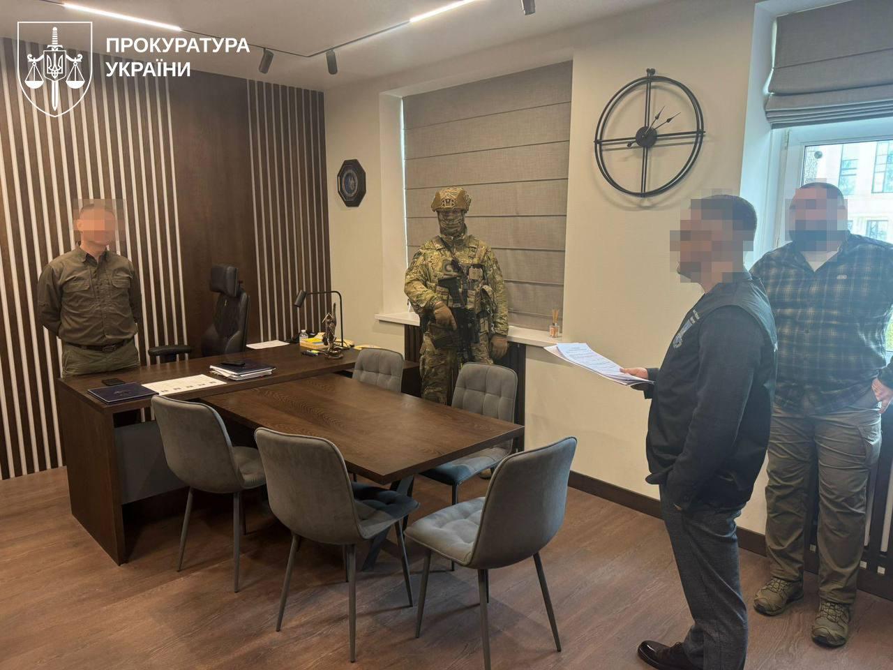 Двоє високопосадовців обласних управлінь СБУ “погоріли” на вимаганні