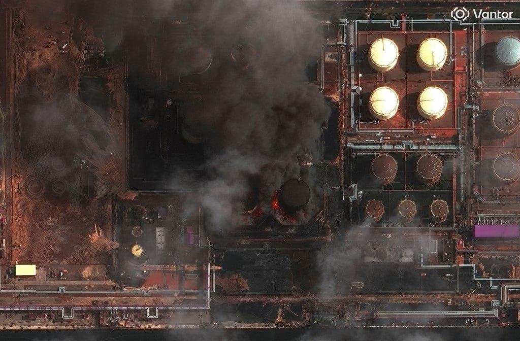 Супутникові знімки зафіксували пожежу в російському порту Усть-Луга після нової атаки дронів