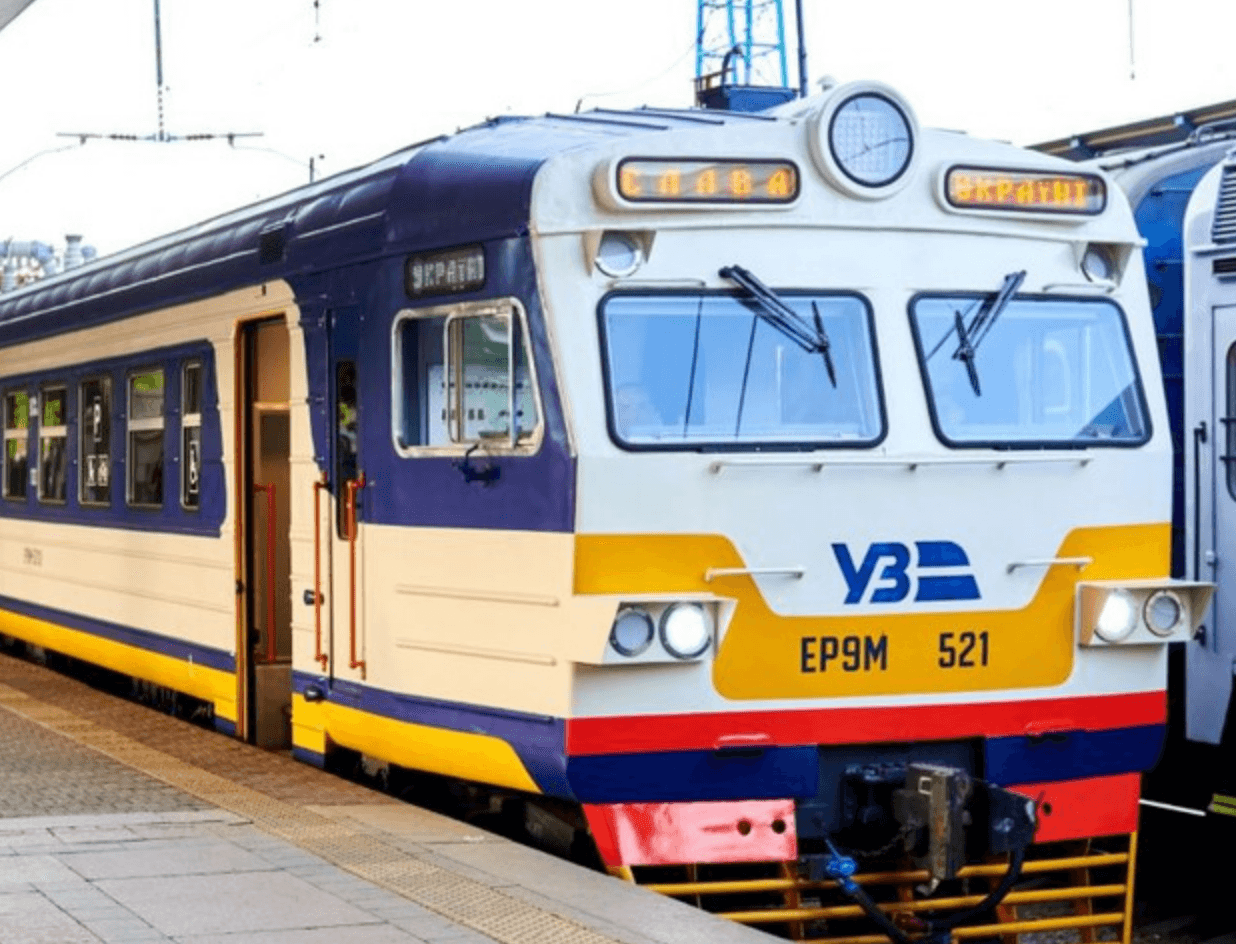 На деяких станціях кільцевої електрички змінили платформи для посадки: будьте уважні