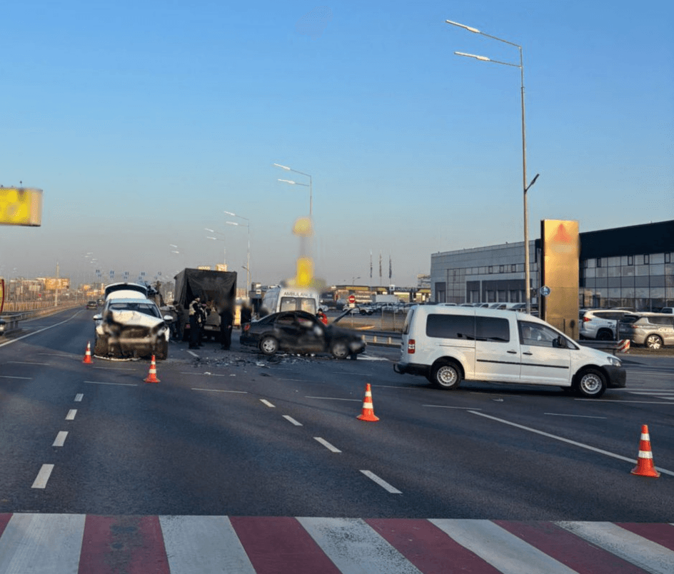 На Кільцевій дорозі – великий затор: розраховуйте час