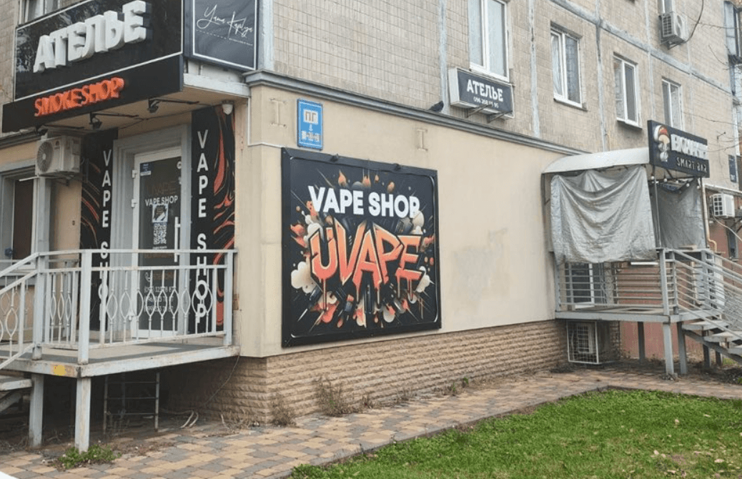 Шевченківський район Києва звільняють від незаконної реклами: де триває демонтаж