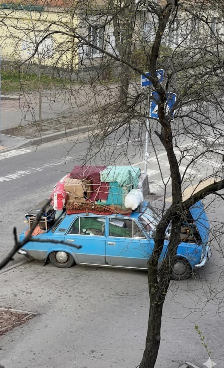 Все життя в одній машині: дідусю, який розчулив соцмережі, крутий подарували пікап