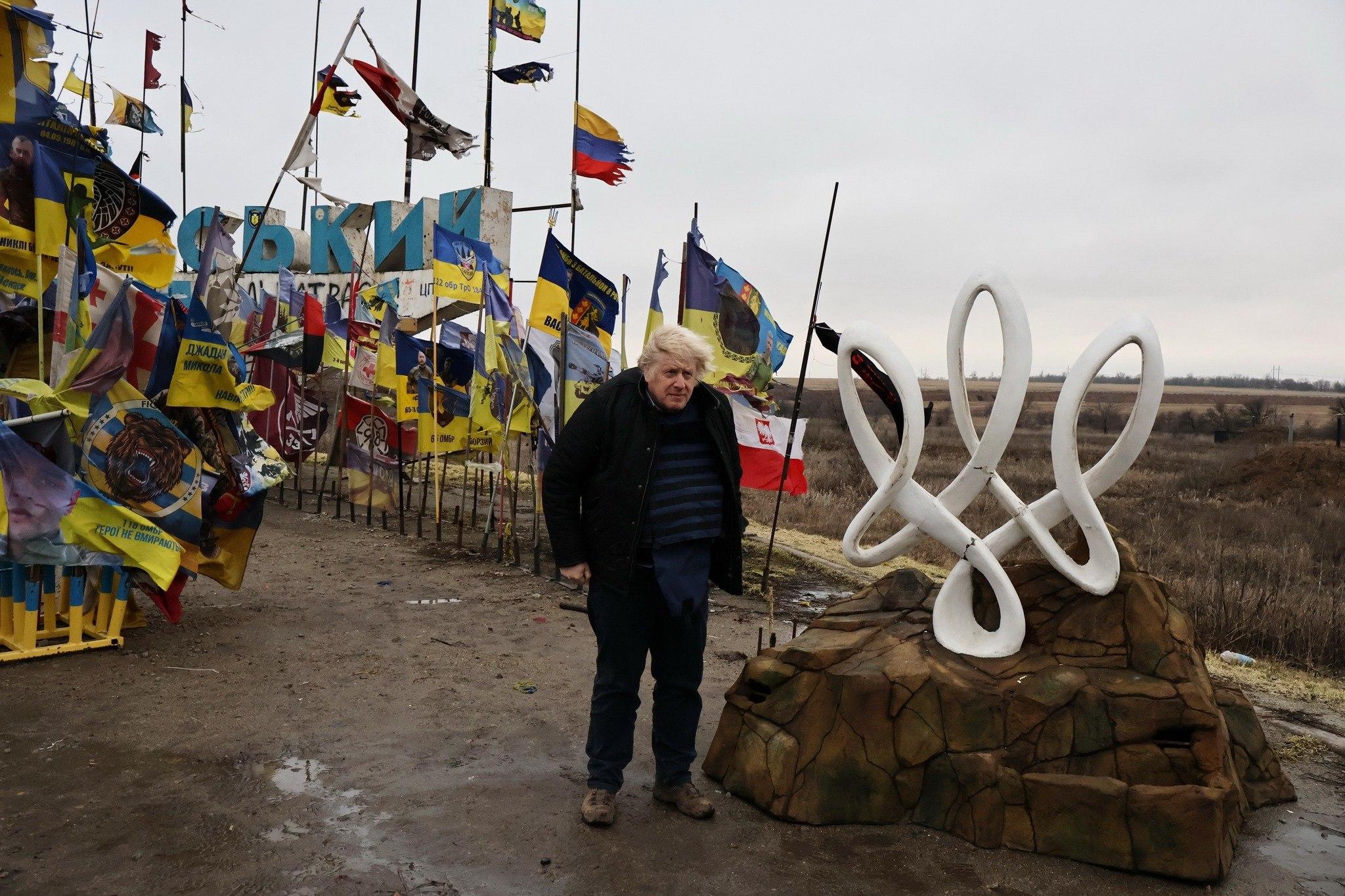 48 годин на передовій: Борис Джонсон відвідав позиції ЗСУ на півдні