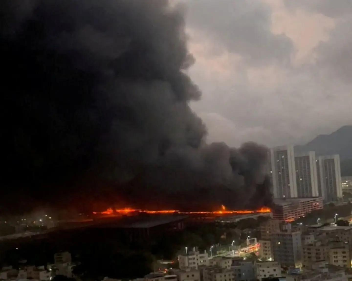 У Шеньчжені спалахнула пожежа на паркінгу BYD