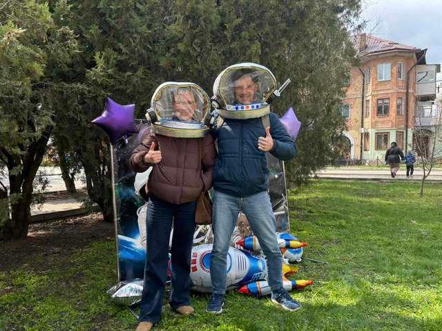 У Дніпрі на День космонавтики приміряли скафандри та запускали авіамоделі – фото
