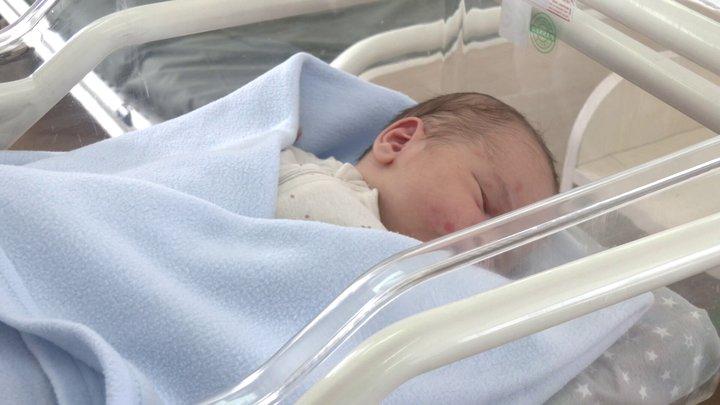 «Одяг виявився малим»: у Рівному народився хлопчик-богатир вагою понад 5 кілограмів