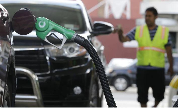 Навіть якщо на Близькому Сході буде тихше, найближчими місяцями ціни на пальне будуть високими – банкір