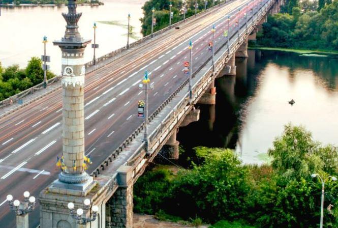 Замість оболонської романтики – ремонт мосту Патона: у Києві закликають витратити гроші партнерів на поточні проблеми