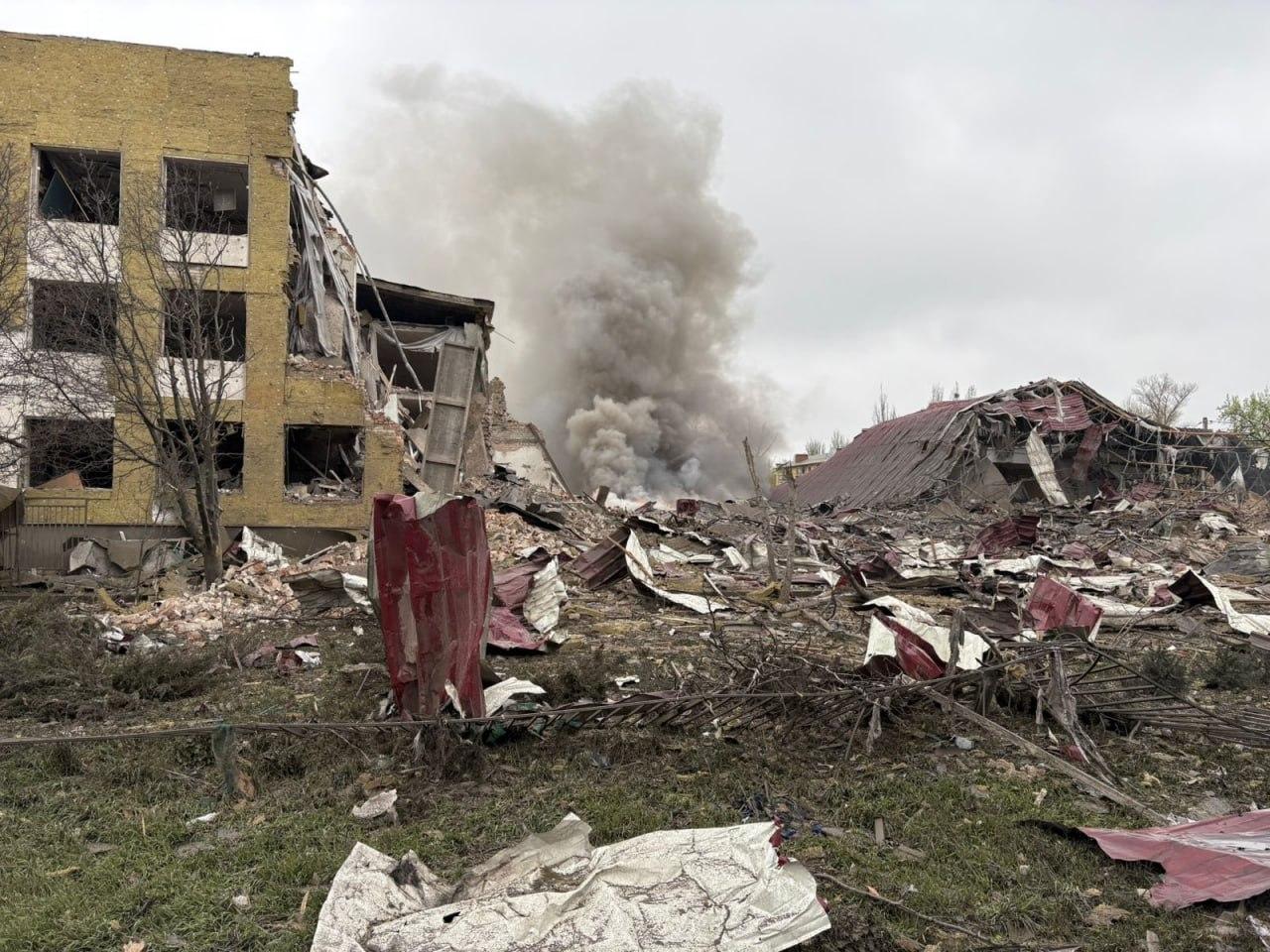 Росіяни обстріляли Слов’янськ: поранені щонайменше вісім людей