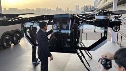 Китайський Xpeng планує розпочати поставки «літаючих» авто у 2027 році