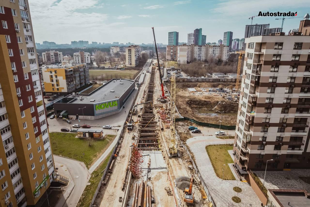 У Києві продовжують будувати метро на Виноградар: між «Мостицькою» та «Варшавською» вже звели понад кілометр тунелів