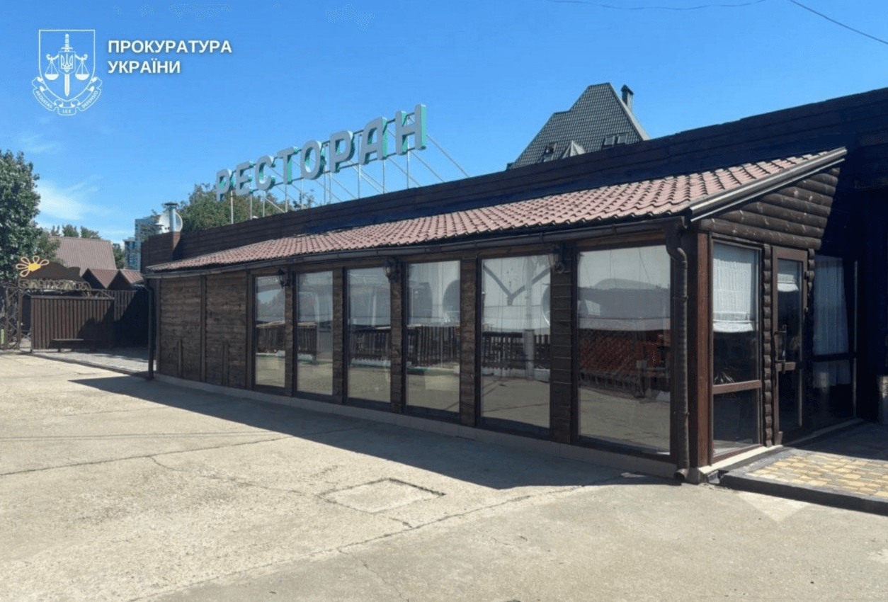 На Осокорках знесуть незаконний комплекс відпочинку