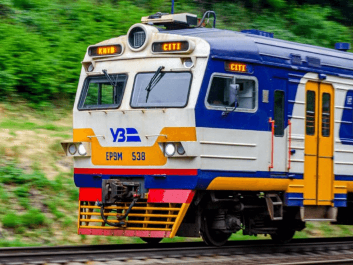 У роботі міської кільцевої електрички стався збій: поїзди прямують із затримкою