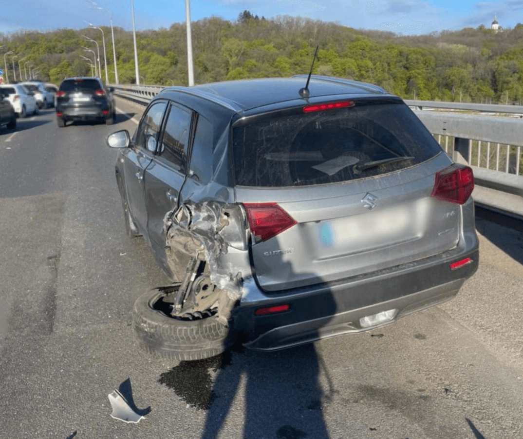 На Дарницькому мосту – великий затор: шукайте інші шляхи проїзду