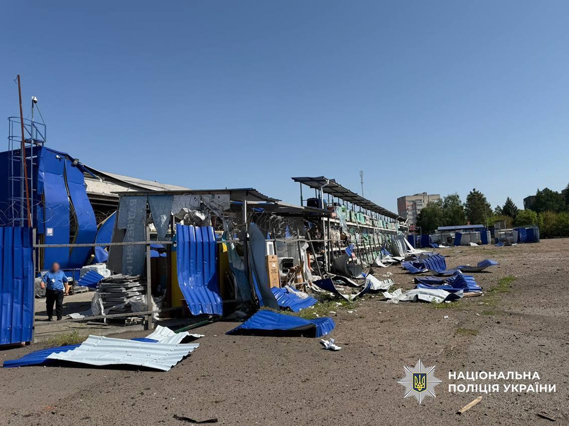 Росіяни вдарили балістикою по центру Прилук: двоє загиблих, 17 поранених