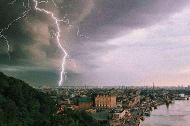 На Київщині 28 травня очікуються дощі, грози та сильний вітер