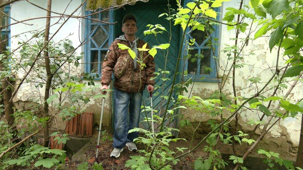 Втратив обидві ноги і залишився без дому: історія ветерана, який живе у кризовому центрі