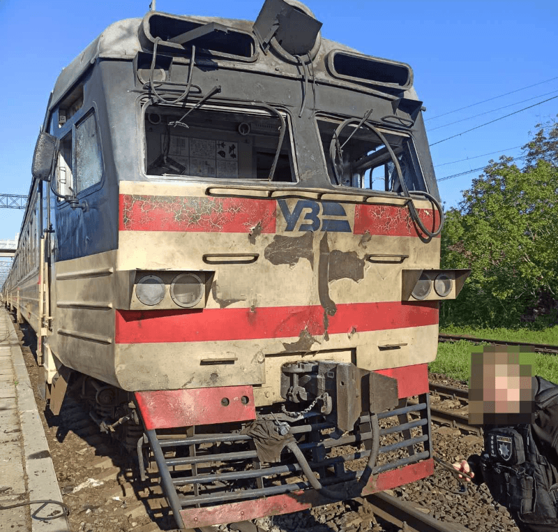 Ворог вдарив по приміському поїзду на Запоріжжі: є постраждалі
