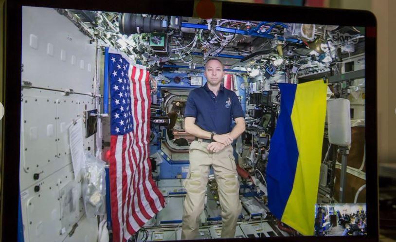Командиром місії NASA на Місяць став астронавт, який відвідував Україну та возив на МКС наш прапор