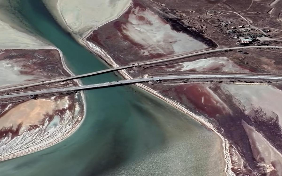 Чонгарський міст, що веде в Крим, потрапив під удар дронів: рух перекрито
