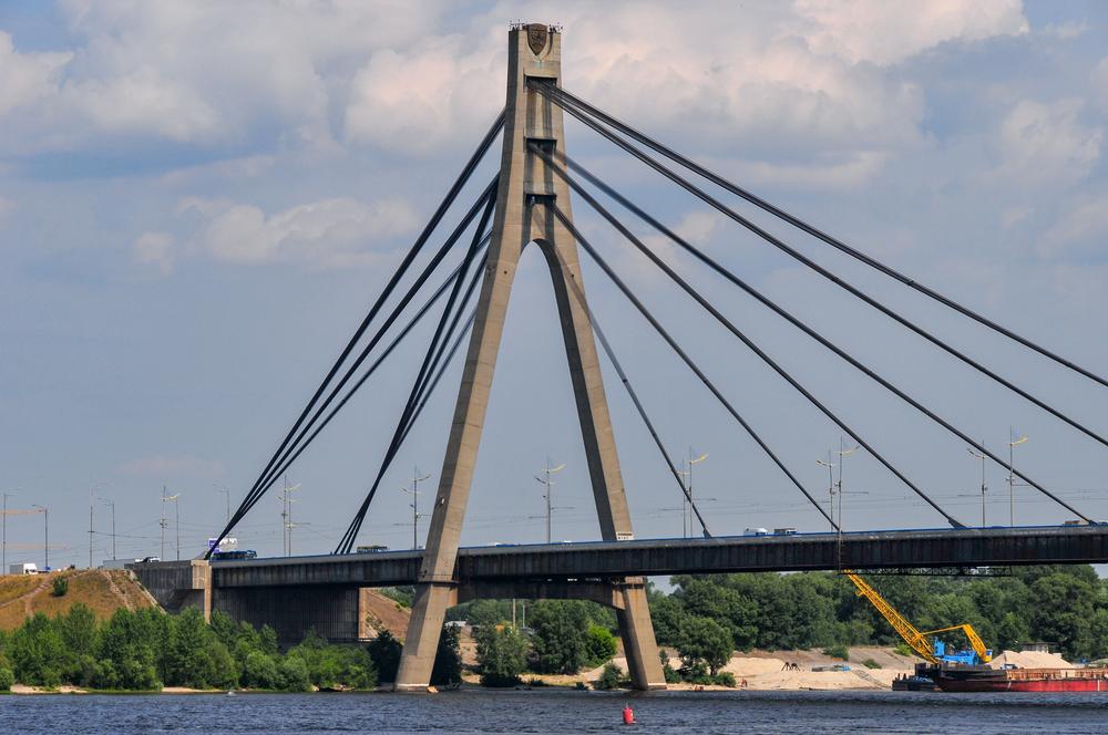 У Києві частково обмежать рух Північним мостом