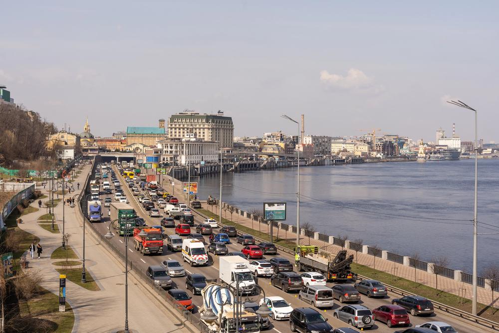 Біля моста Метро у Києві сьогодні обмежать рух